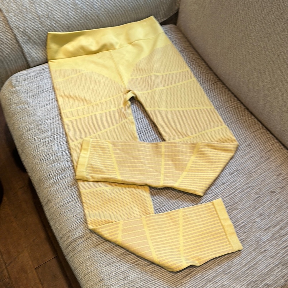 Fabletics High-Waisted Seamless Jacquard Legging